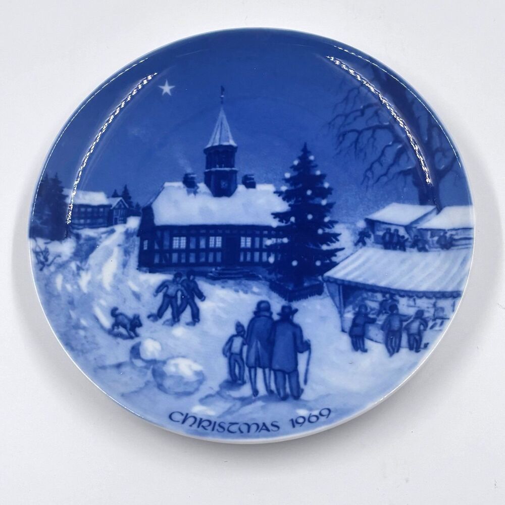Vintage 1969 Christmas Fair in Ebeltoft Collector Plate Royale Blue Winter